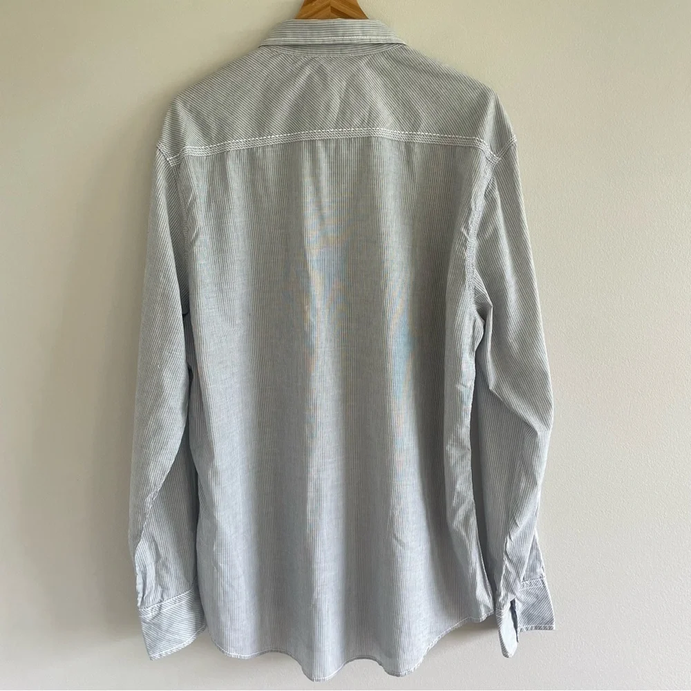 BKE Men's Athletic Fit Long Sleeve Button Up Gray/White Striped Shirt - Picture 2 of 11